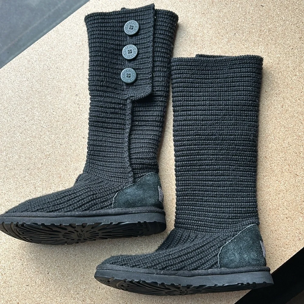 UGG Black Classic Cardy Knit Boots, size 8 S/N 5819